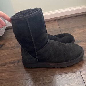 UGG Women’s Classic Short Boot